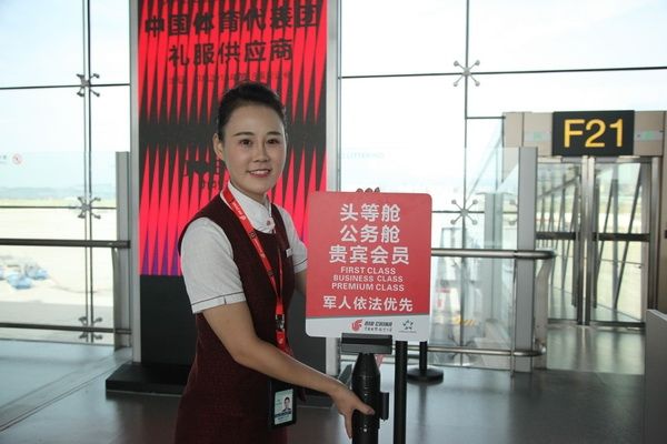 王怡：用心、用情、用愛(ài)工作的國(guó)航重慶地服人